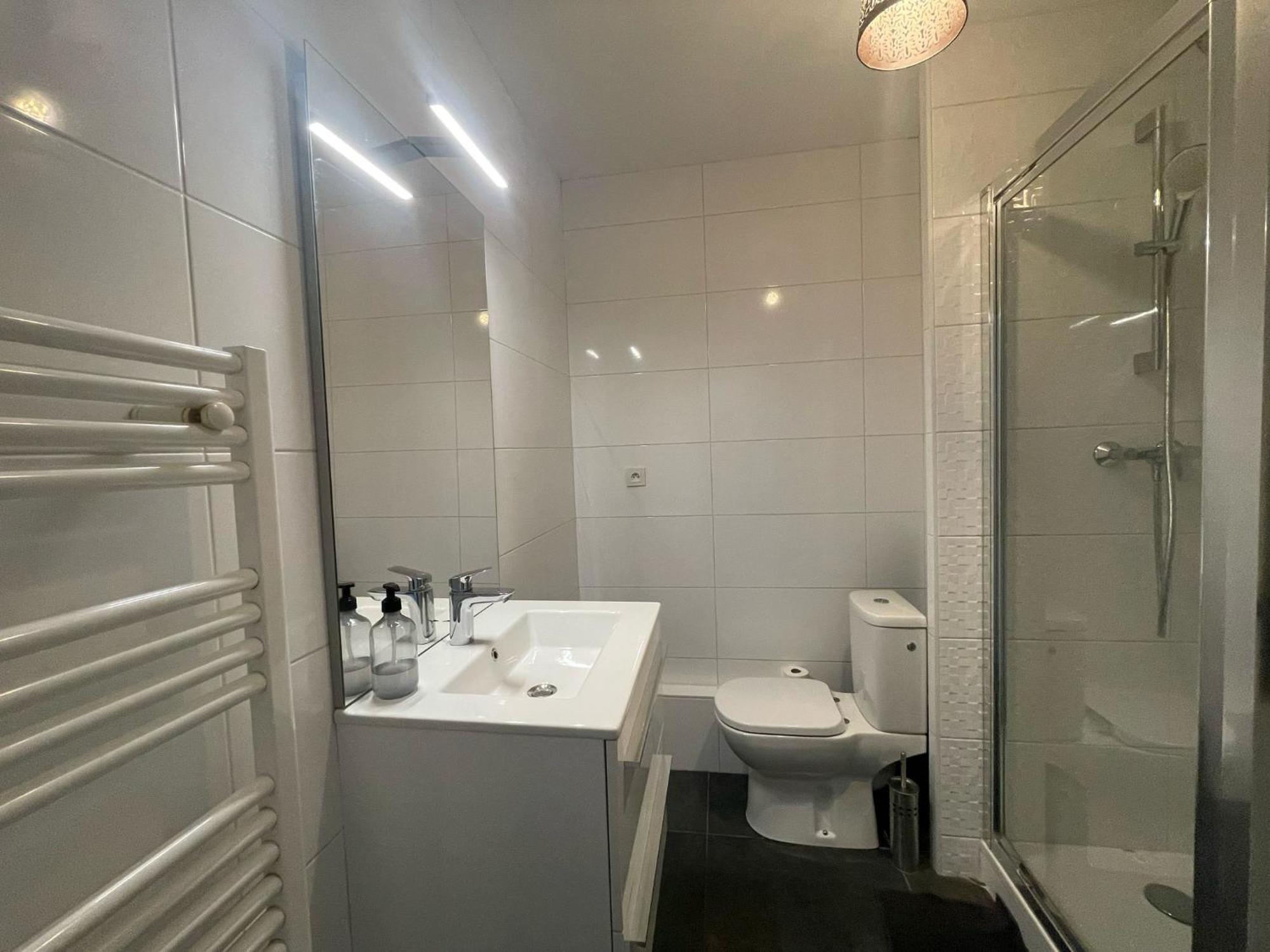 City & Cosy, Lyon Charcot- Wifi - Lave Linge - Balcon - Parking Eksteriør billede
